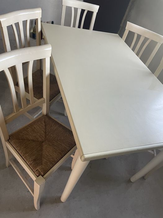 Masa , scaune . 130 - 80 cm  .