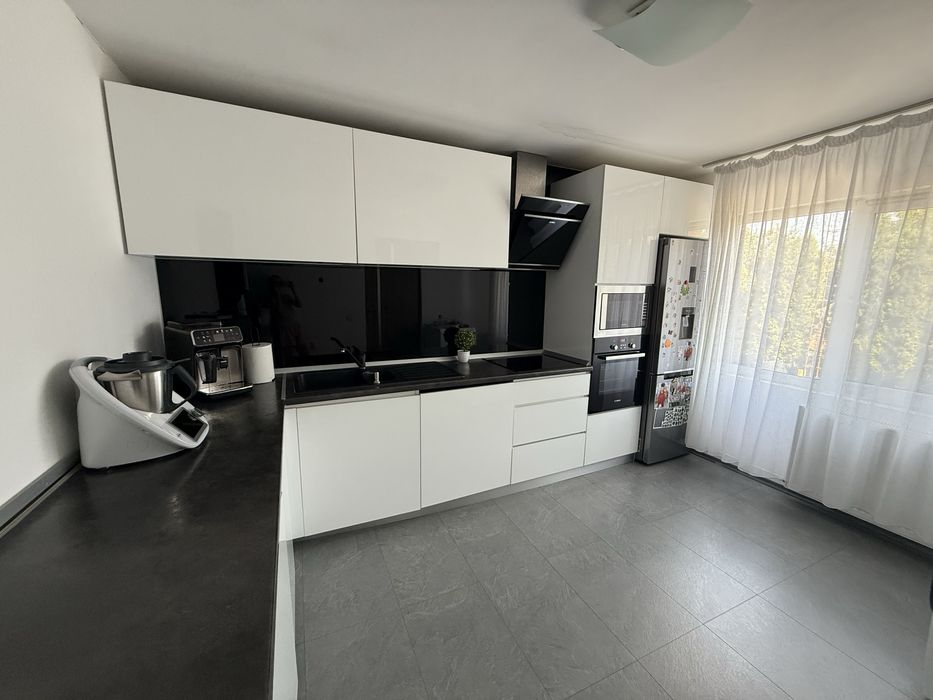 Vand mobila bucatarie MDF alb lucios