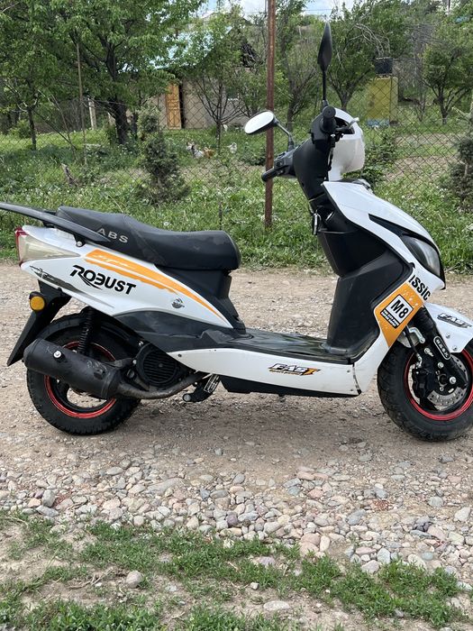 Продам мопед м8 срочно