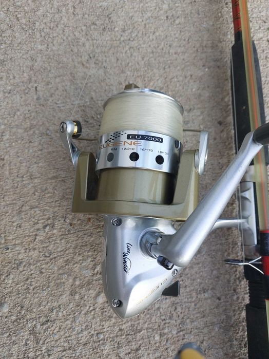 4 бр. Въдици с макари и калъфи