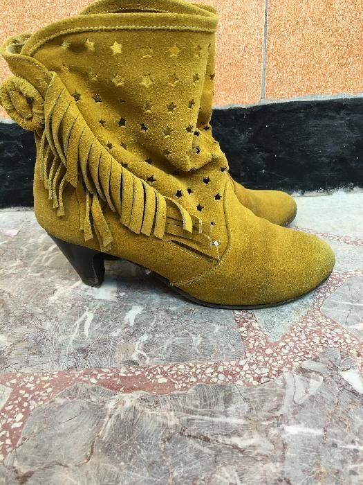 Боти от естествен велур в цвят горчица