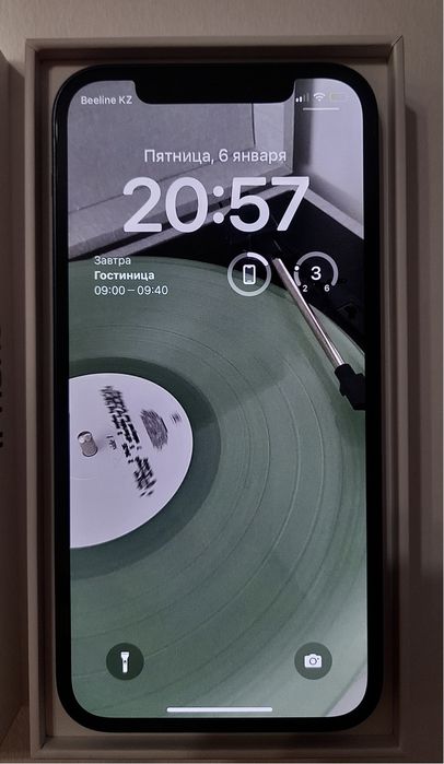 Продаю IPhone 12 Синий