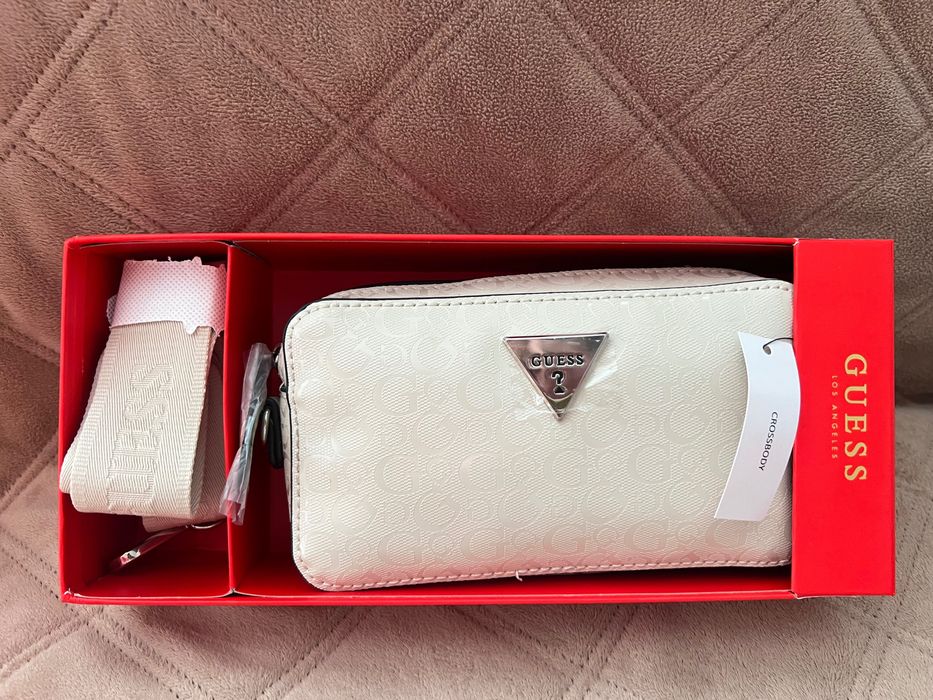 НАМАЛЕНИЕ 89 лв не 169 лв Guess Оригинална чанта през рамо