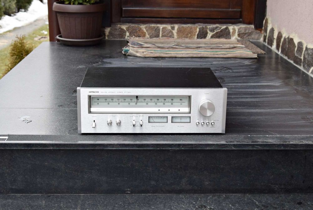 Tuner Hitachi FT-920, radio vintage