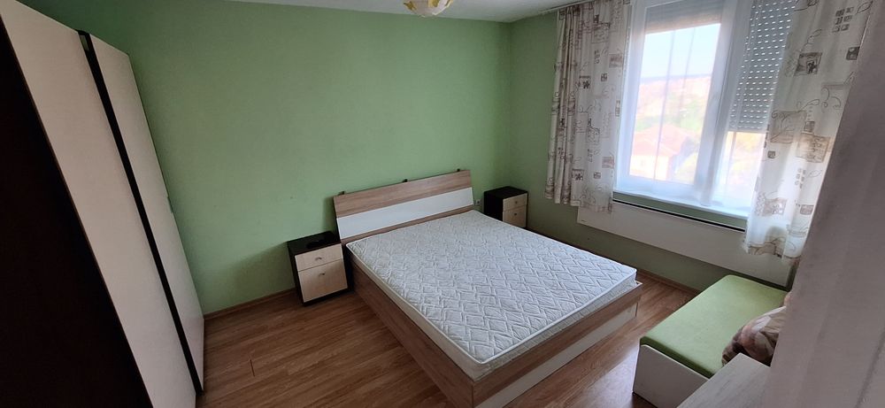 Под наем ДОБРИЧ две спални + всекидневна