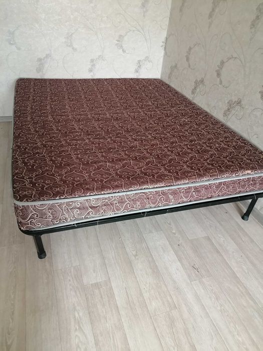 Отдам даром кровать и тахту
