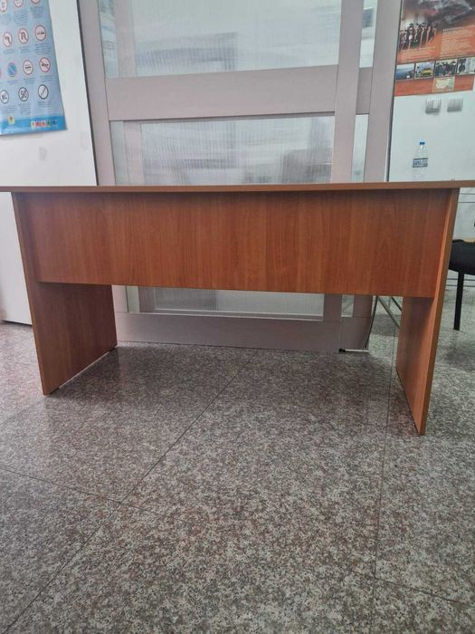 Бюро, чин, офис маси