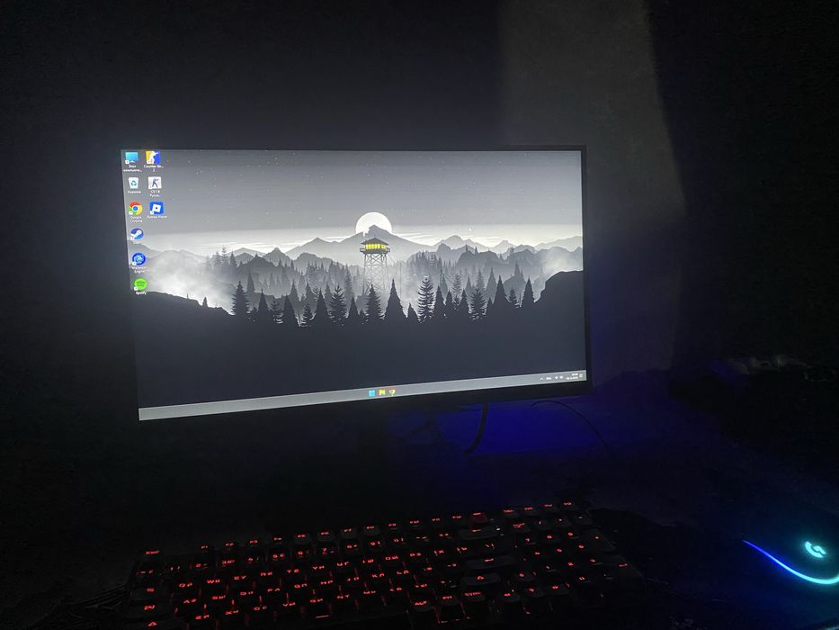 Монитор в 75гц в отличном состояний