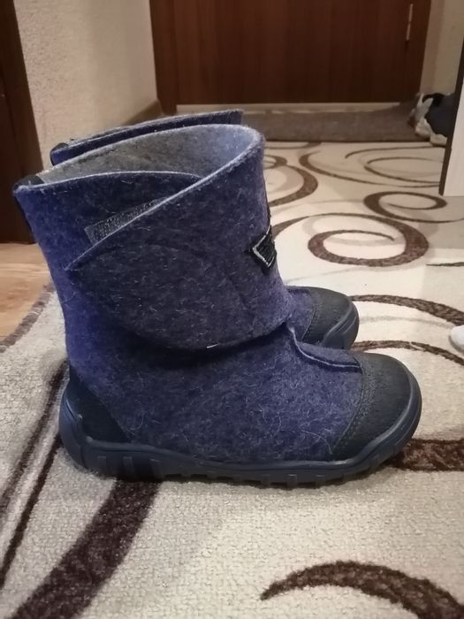 Продам зимние ботинки