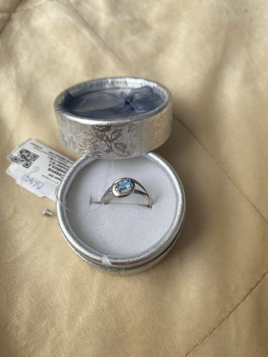 Продаю серебранное кольцо пробы 925