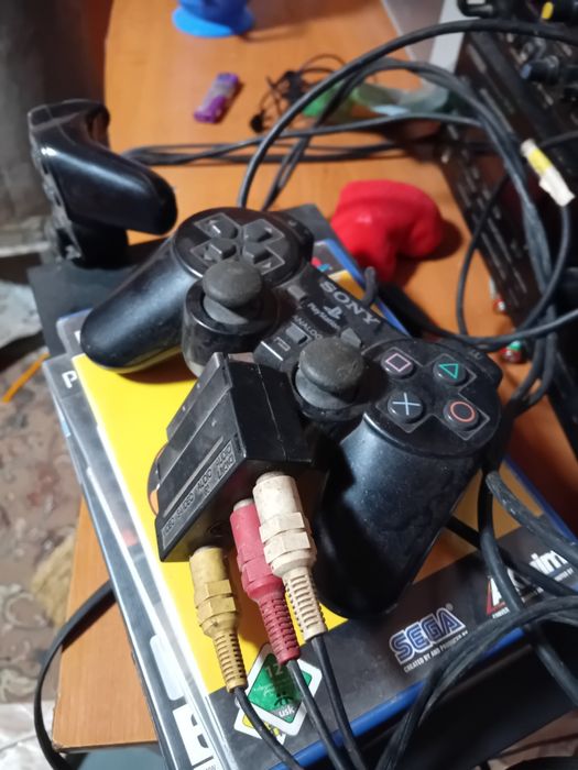 Vând plaistaisan2 cu 3 jocuri