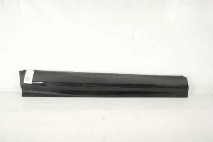 Bandou Ornament Usa Stanga Fata Original In Stare Buna Porsche  Cayenn