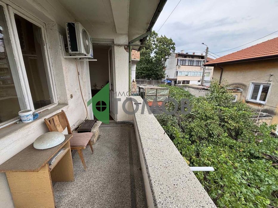 Двуетажна къща на плоча в кв. Самара 1