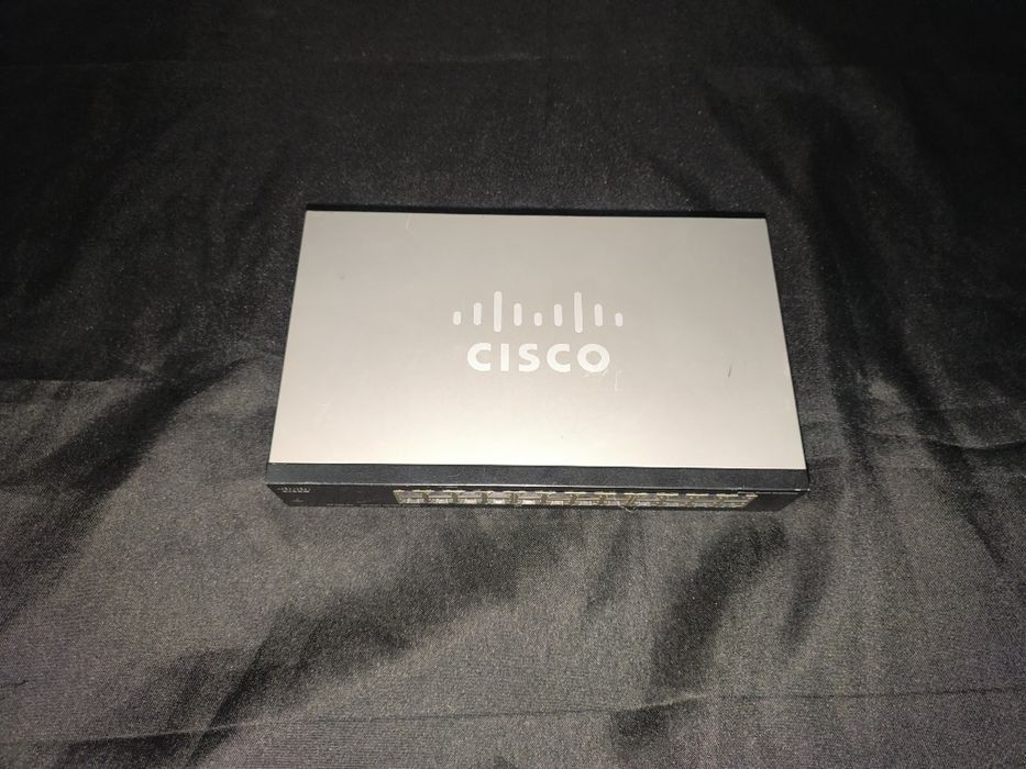 Коммутатор Cisco SF100-24