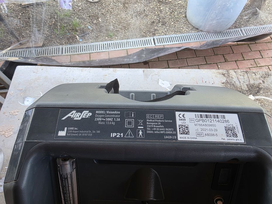 Vând concentrator oxigen AirSep VisionAire 5