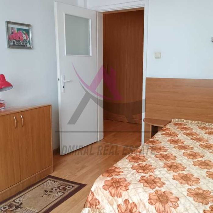 Атрактивна цена -тристаен -Лятно кино