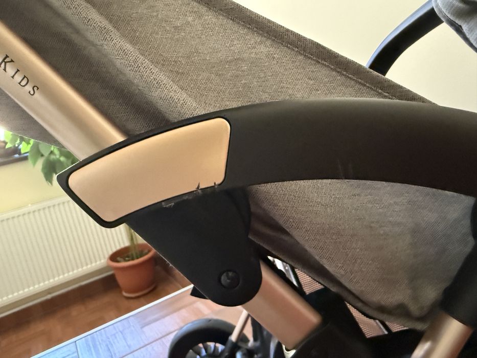 Carucior nou Appekids