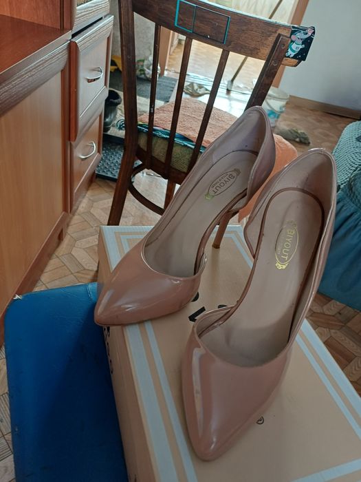 Продам туфли женские