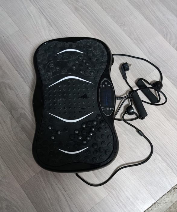 Вибромассажер черный цвет