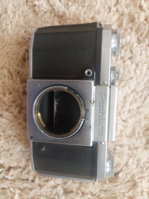 Aparat foto pe film,model vintage praktica kw