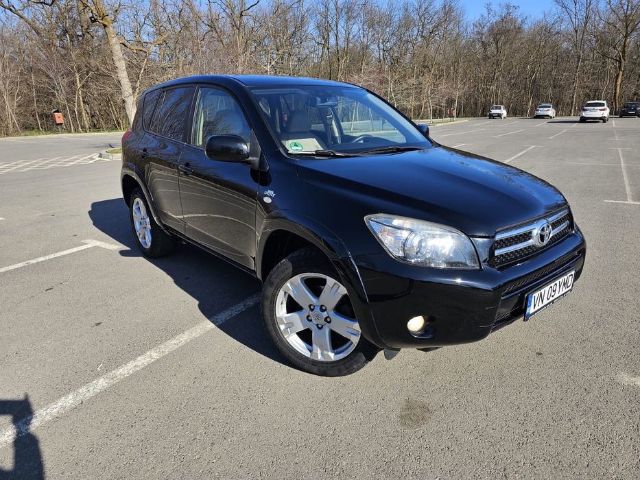 Vand sau schimb Toyota Rav4 doar cu masina de offroad