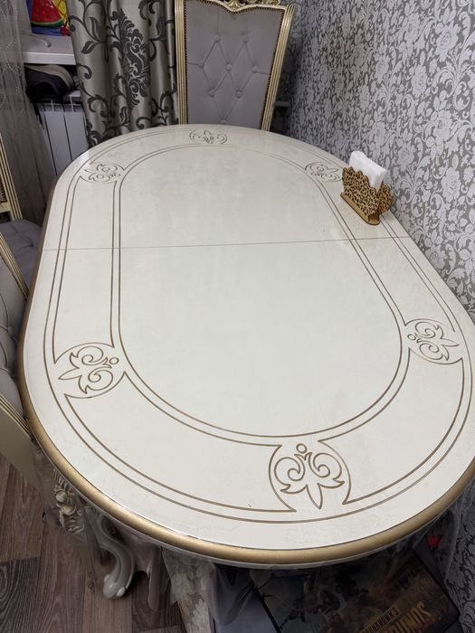 Стол со стульями срочно!