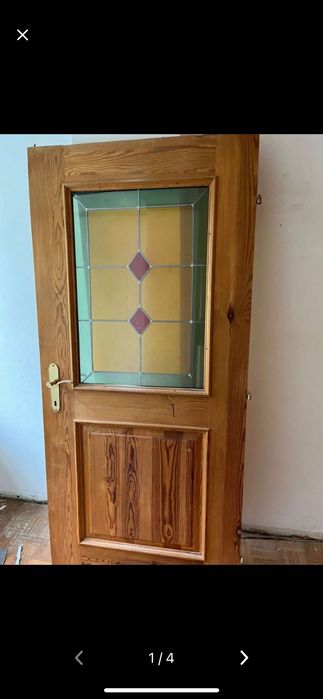 5 usi de interior si una de exterior