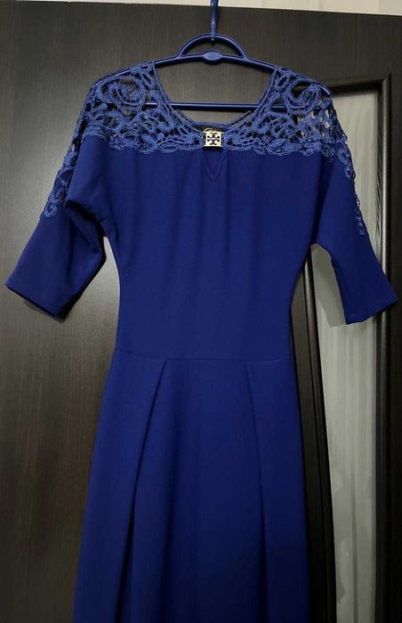 Продаю платья !!!