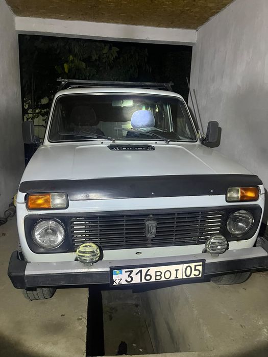 Lada нива 2123 бензин