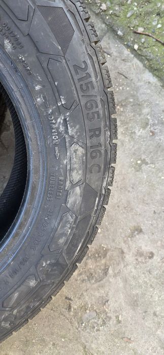 Гуми 2бр 215/65/16 с - 1бр  - 115лв