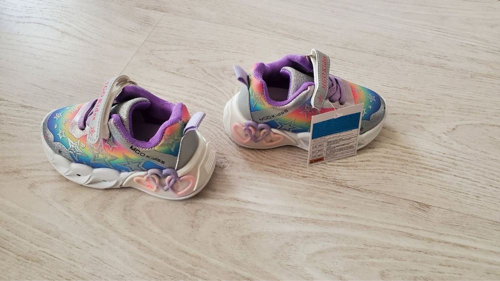 Детски светещи маратонки