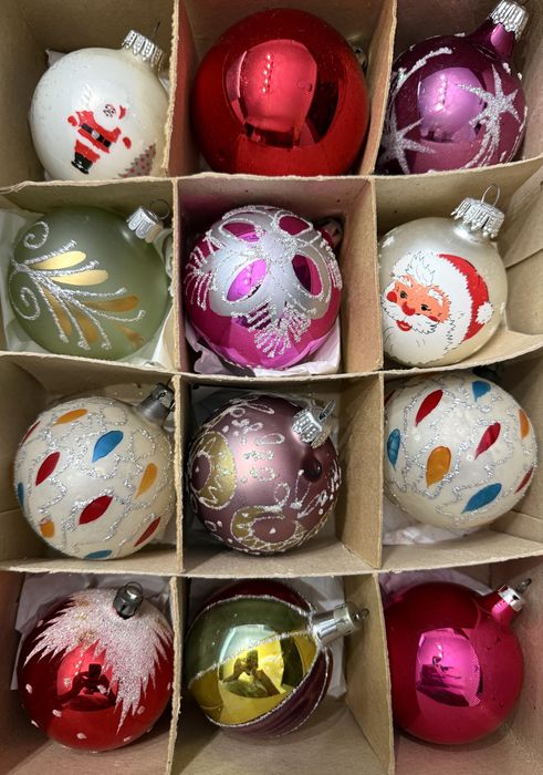 Globuri vechi pentru bradul de Craciun