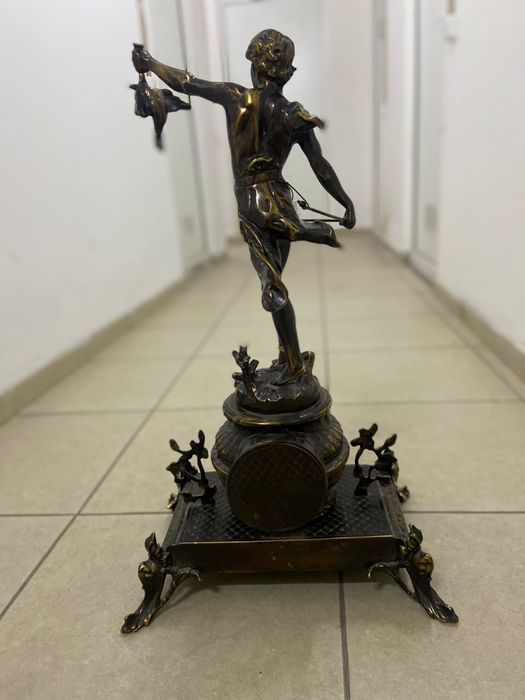 Бронзовые часы от испанского производителя Virtus