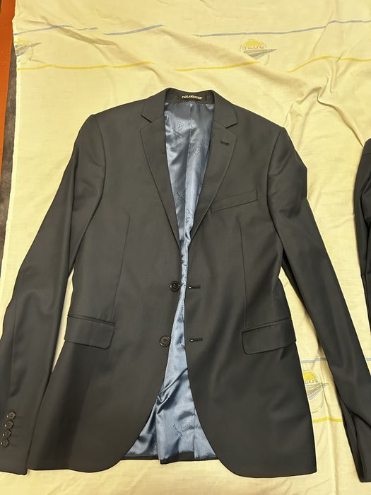 Продам костюм (46 размер)