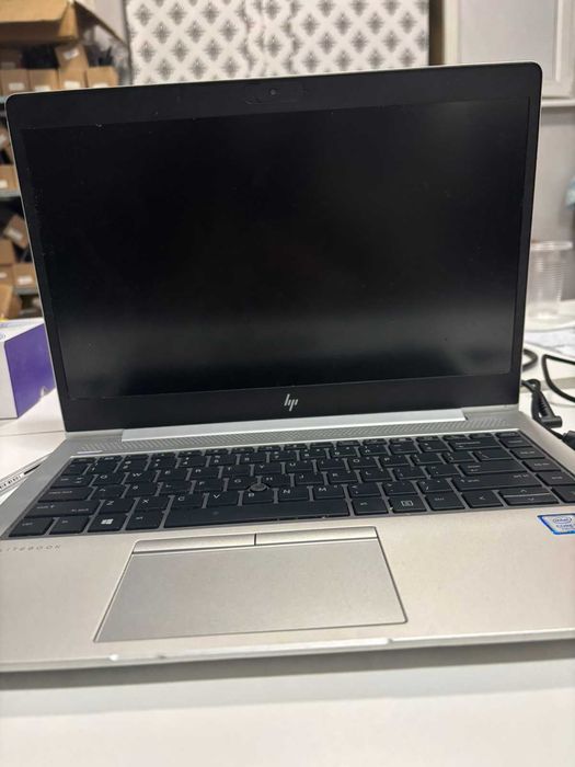 HP EliteBook 745 G5 Grade B AMD Ryzen 5 PRO 2500U 2000MHz 4MB 8GB So-Dimm DDR4 256GB M.2 SATA SSD 14" 1920x1080  HD 16:9 Fingerprint Camera HDMI IPS