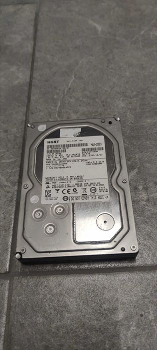 HDD hard disk foarte fiabil HGST Hitachi Ultrastar capacitate 4 TB, 7200 rpm, 64 MB buffer, pentru PC calculator desktop, sistem de supraveghere DVR