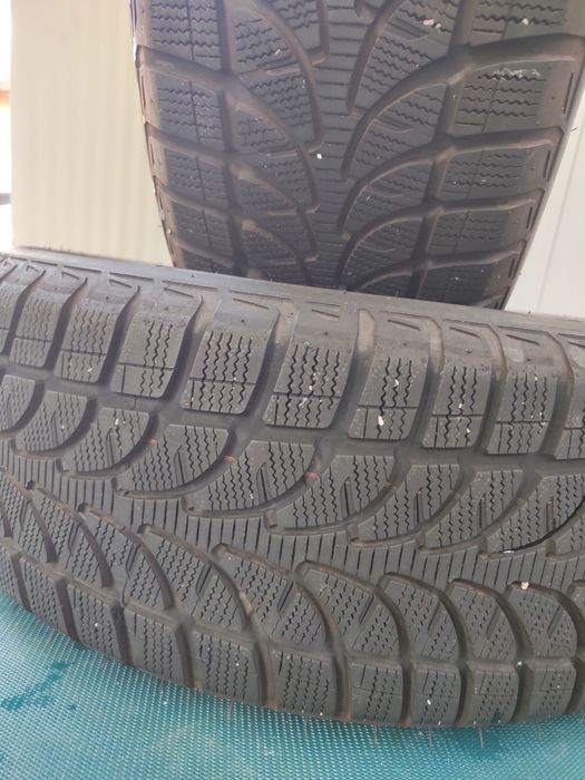 2 бр зимни 235/60/18 Bridgestone