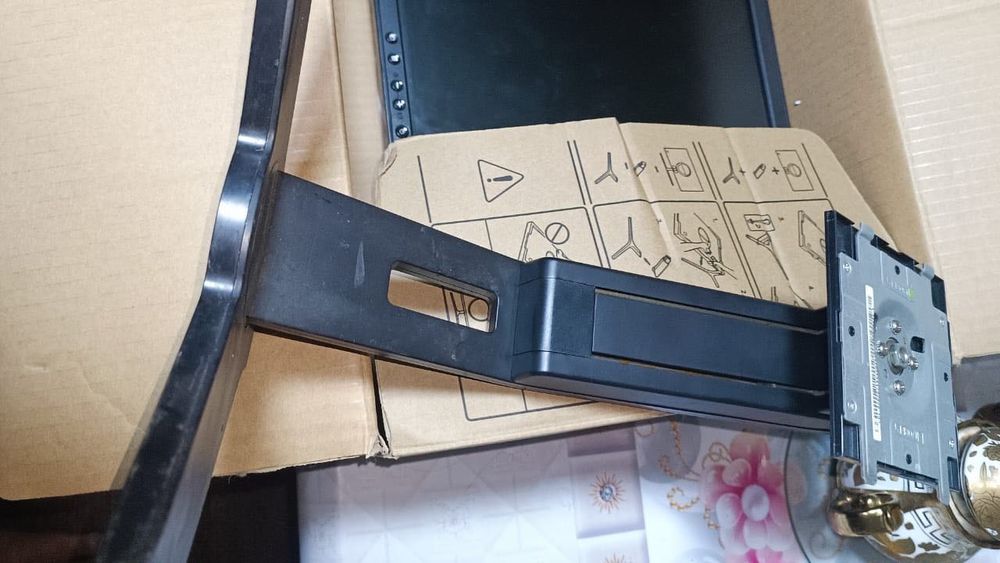 Монитор Dell 1908FPf