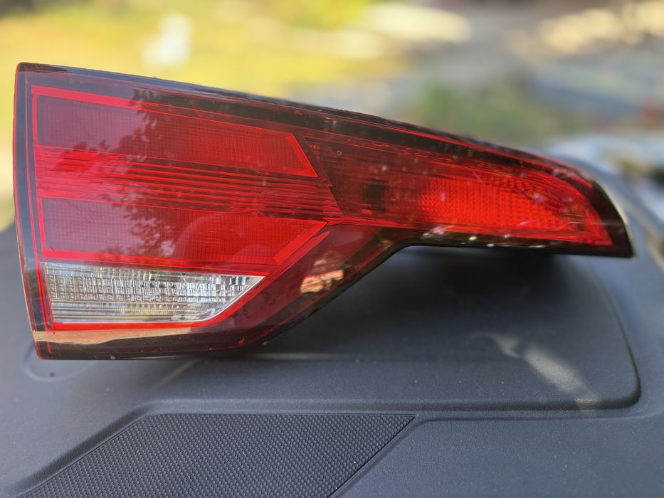 Ляв вътрешен стоп / задна светлина за ауди А4 б9 / Audi A4 B9 комби