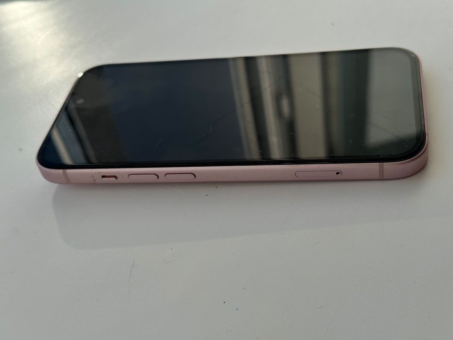 iPhone 15 128 ГБ Pink — отличное состояние
