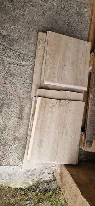 Gresie de vanzare 10 mp toata costa 100 lei