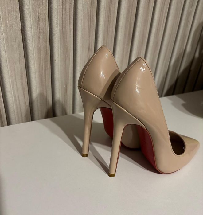 Туфли на высоком каблуке