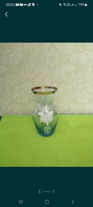 Ваза маленькая тонкостенная.
