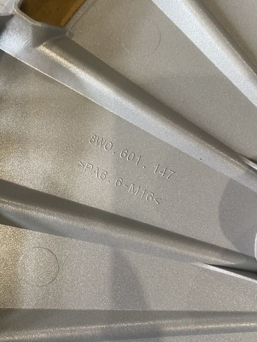 16 цола Тасове Ауди , Audi