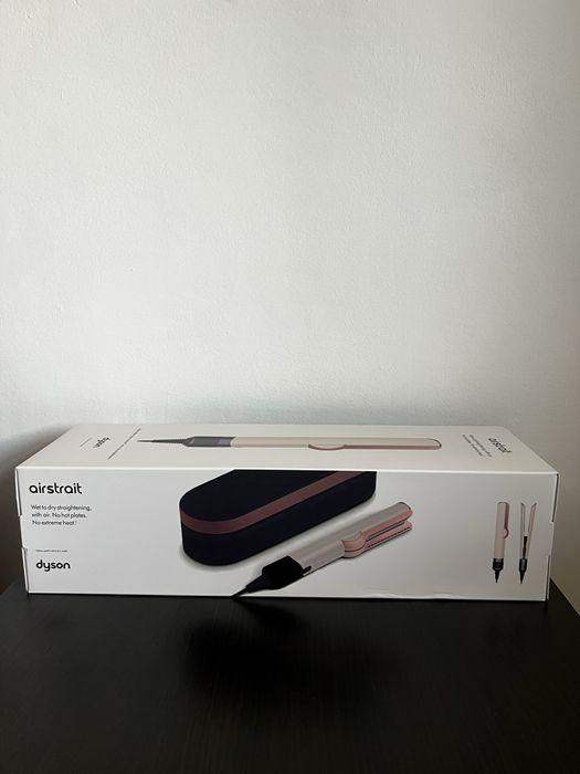 Dyson Airstrait Rose Gold Box