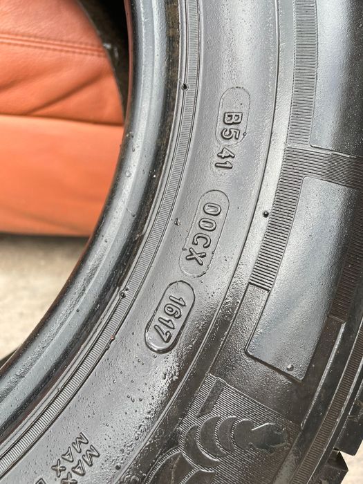 2 cauciucuri Michelin 235/65 R16 c
