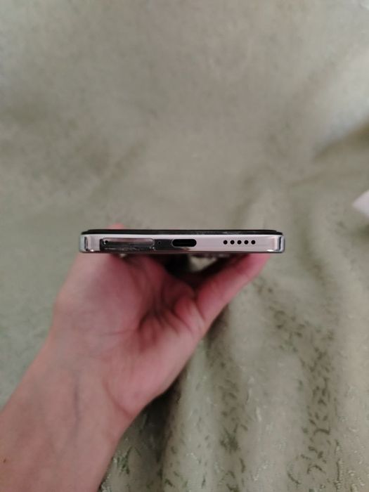 VIVO v40 lite 256 / 12 gb