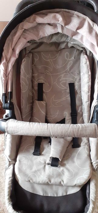 Детска количка подходяща за момче и за момиче.