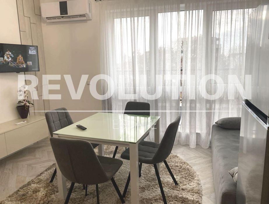 Дава се под наем Двустаен апартамент в Варна, Център - 38 кв.м за 650 € - Снимка #1