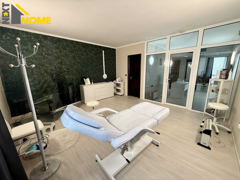 Медицински кабинет в търговски център "Сани"